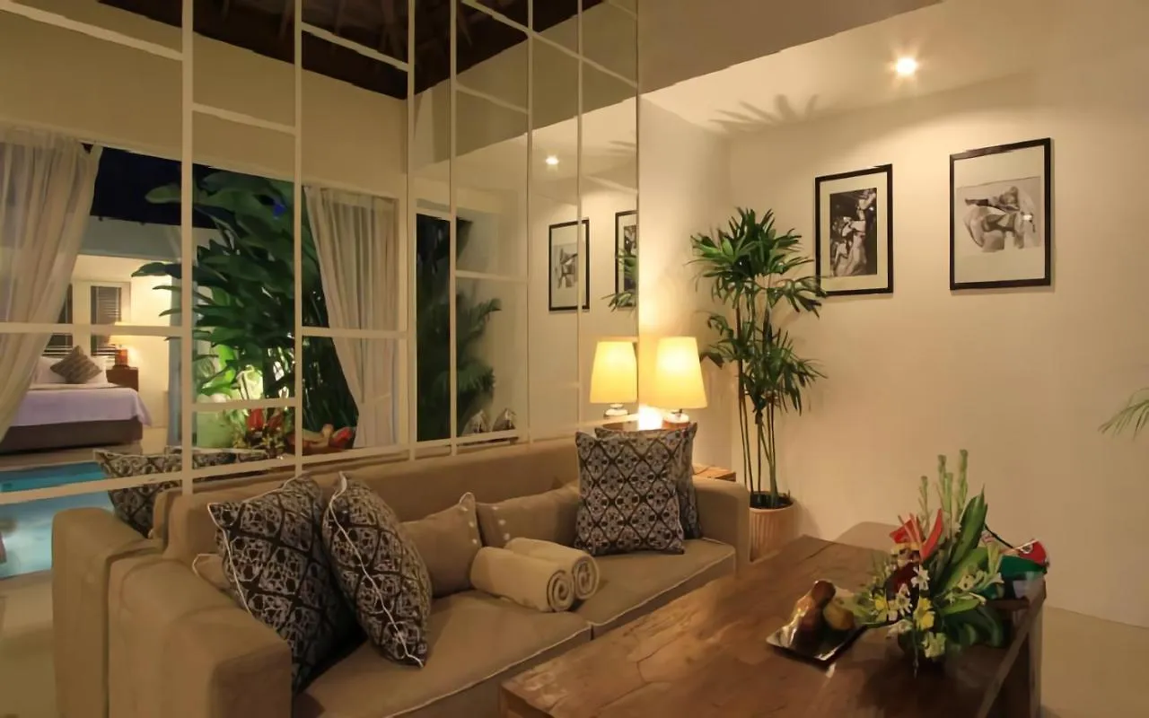 The Kanjeng Suites & Villas Seminyak 4*,